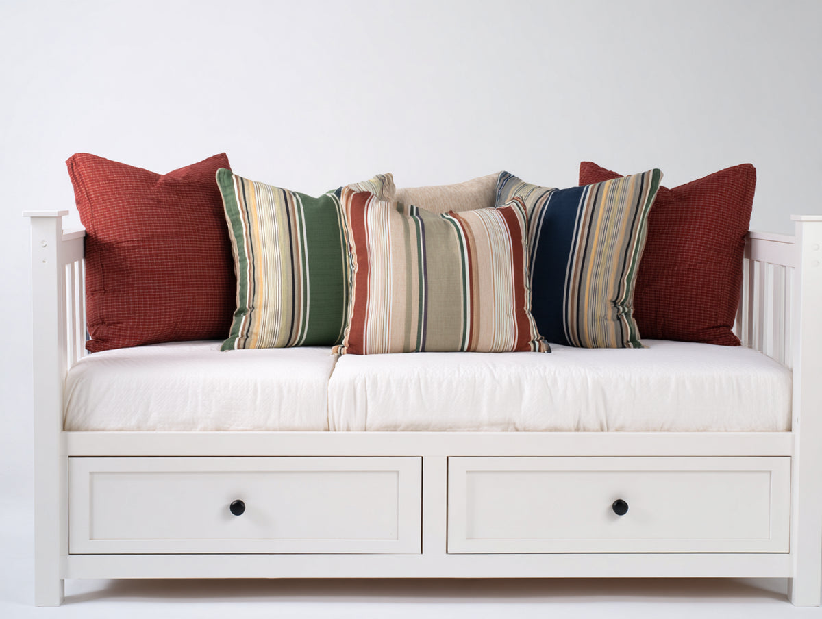 Schlafsofa Holzgestell 200 x 90 x 85 cm - Weiß - Klassisches Design mit Schubladen